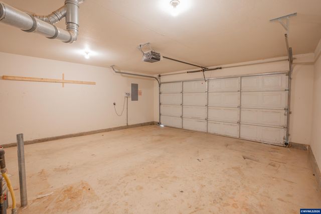 399 Breezy Wy NE, Albany, OR 97322