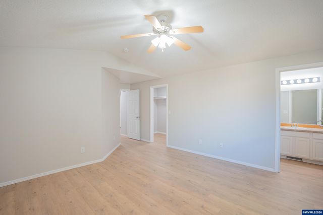 399 Breezy Wy NE, Albany, OR 97322