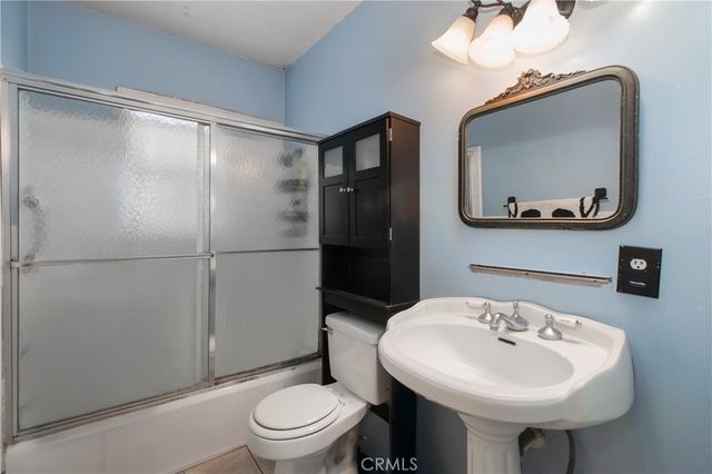 1329 -1331 N Screenland Drive 1329-1331, Burbank, CA 91505