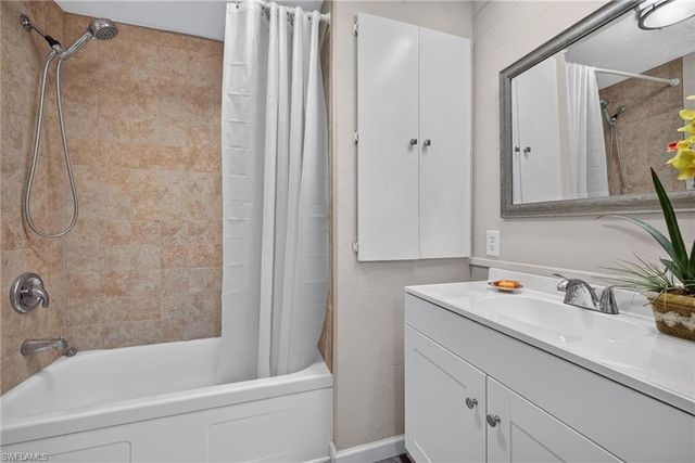 820 Peaceful DR, North Fort Myers, FL 33917