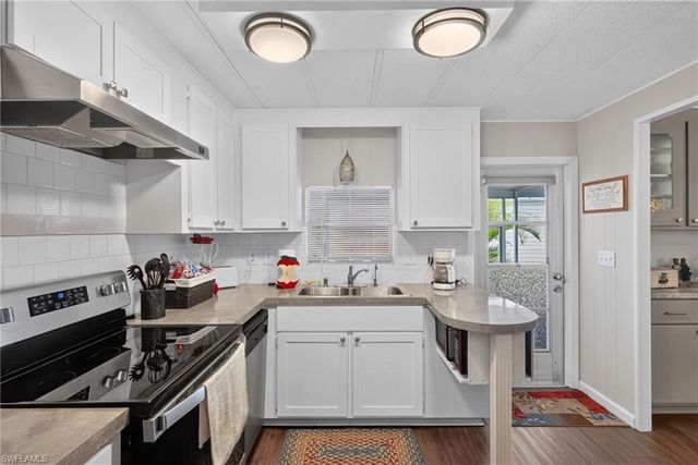 820 Peaceful DR, North Fort Myers, FL 33917