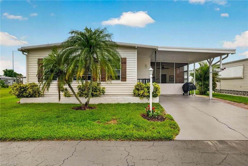 820 Peaceful DR, North Fort Myers, FL 33917