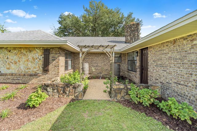 5526 Lakewood Circle, Panama City, FL 32404