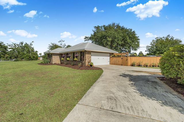 5526 Lakewood Circle, Panama City, FL 32404