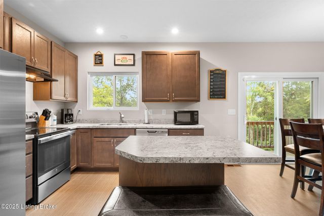 115 Gentle Wind Ct, Mt Washington, KY 40047