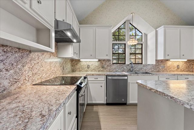 710 Bayou Crest Circle, Dickinson, TX 77539