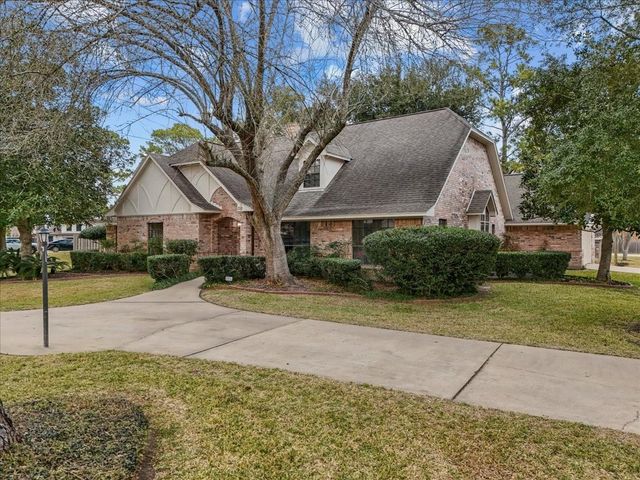 710 Bayou Crest Circle, Dickinson, TX 77539