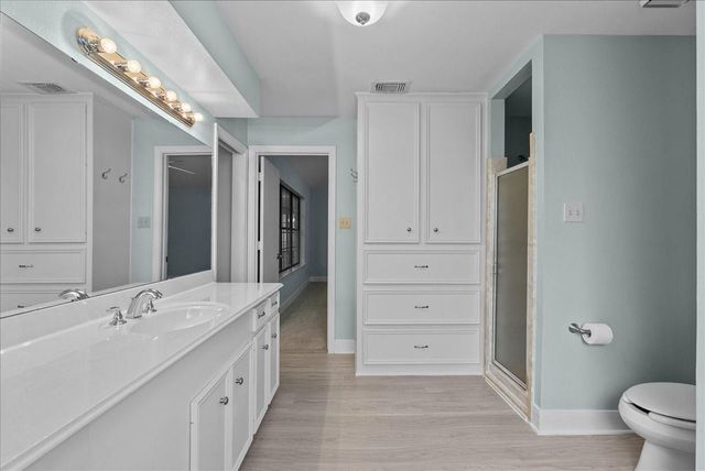 710 Bayou Crest Circle, Dickinson, TX 77539