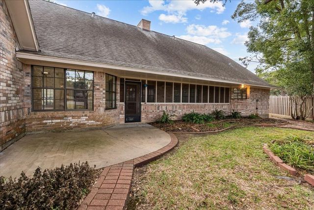 710 Bayou Crest Circle, Dickinson, TX 77539