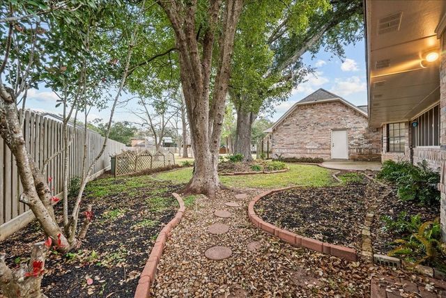 710 Bayou Crest Circle, Dickinson, TX 77539