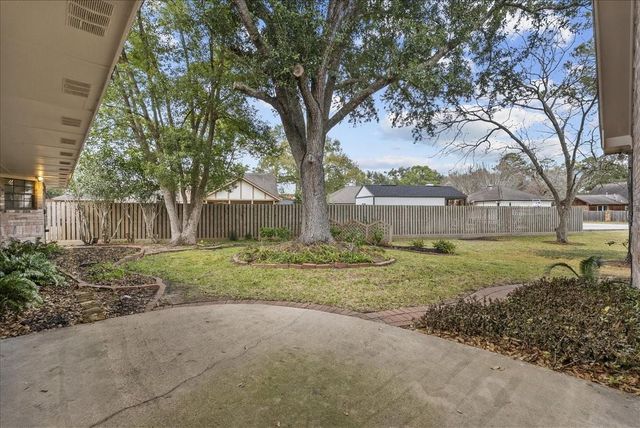710 Bayou Crest Circle, Dickinson, TX 77539