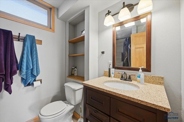 1002 SUNSET DR, Spearfish, SD 57783