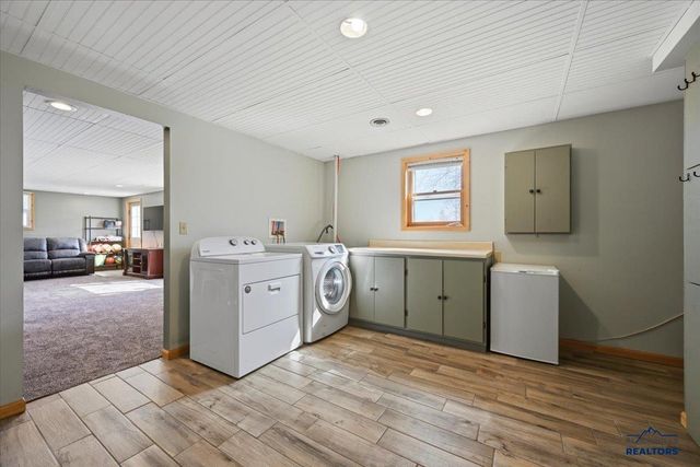 1002 SUNSET DR, Spearfish, SD 57783