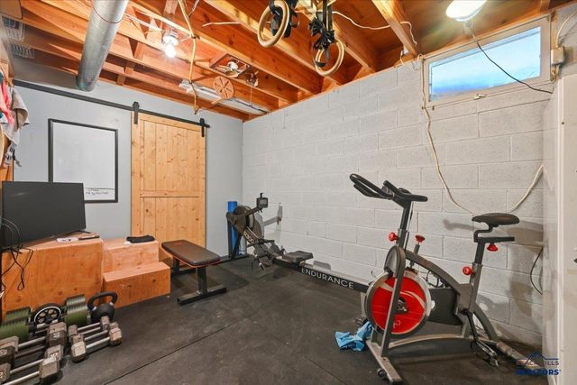 1002 SUNSET DR, Spearfish, SD 57783