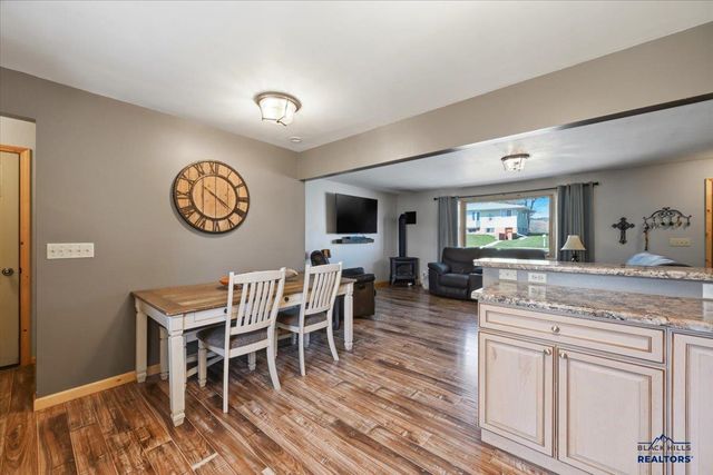 1002 SUNSET DR, Spearfish, SD 57783