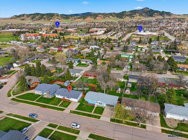 1002 SUNSET DR, Spearfish, SD 57783