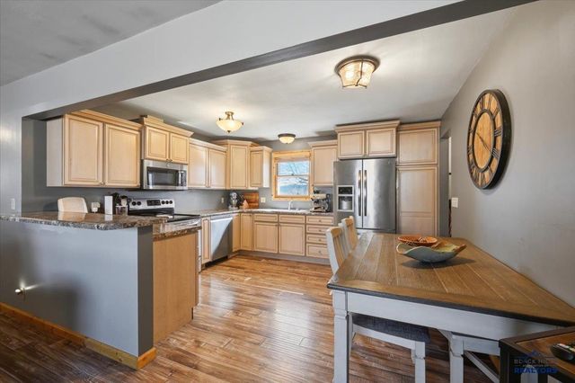 1002 SUNSET DR, Spearfish, SD 57783