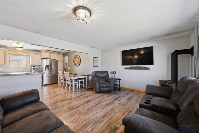 1002 SUNSET DR, Spearfish, SD 57783