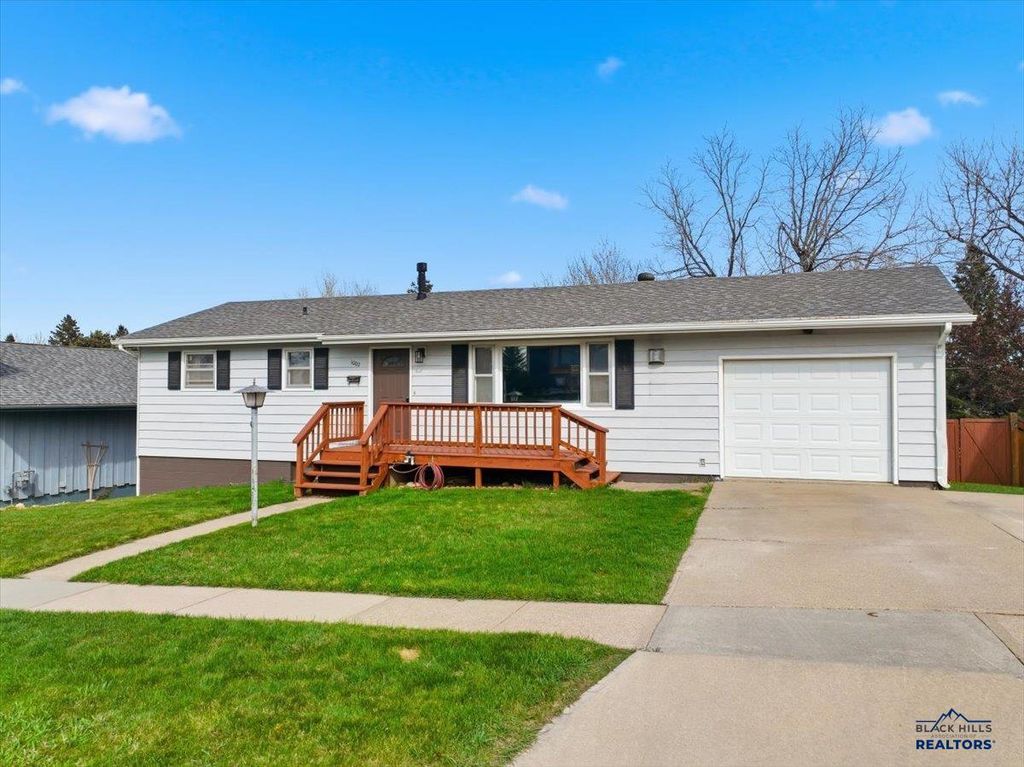 1002 SUNSET DR, Spearfish, SD 57783