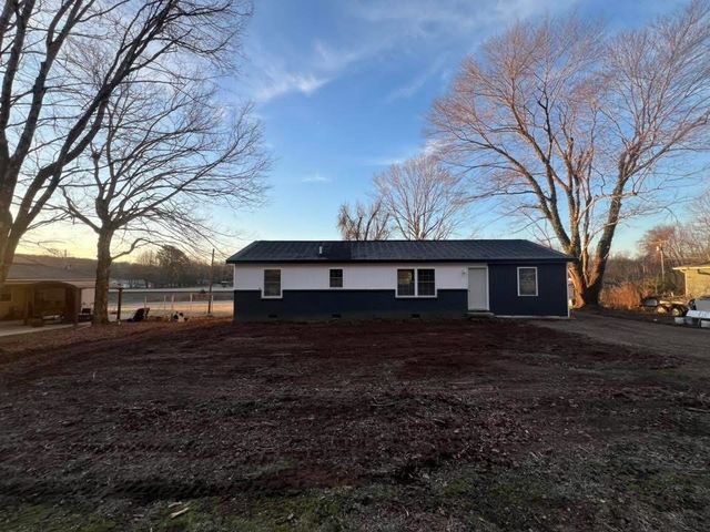 1106 E Railroad St, Waverly, TN 37185