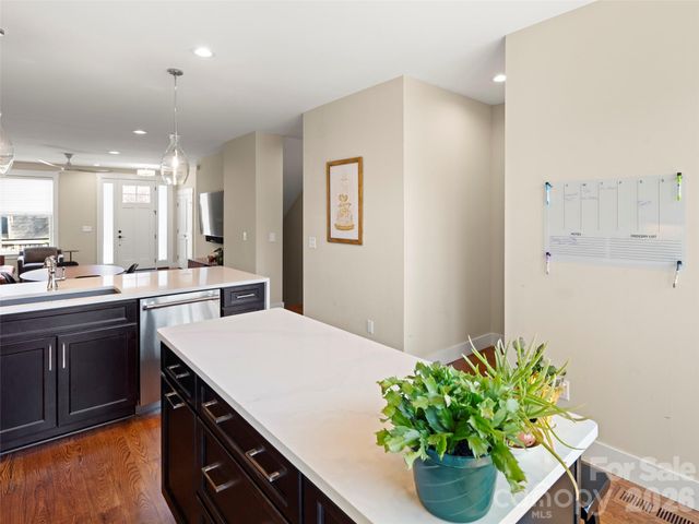 221 Broadway Street, Asheville, NC 28801