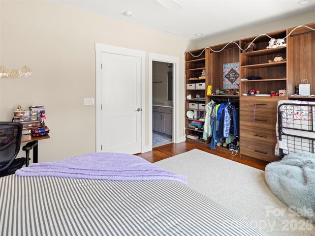 221 Broadway Street, Asheville, NC 28801