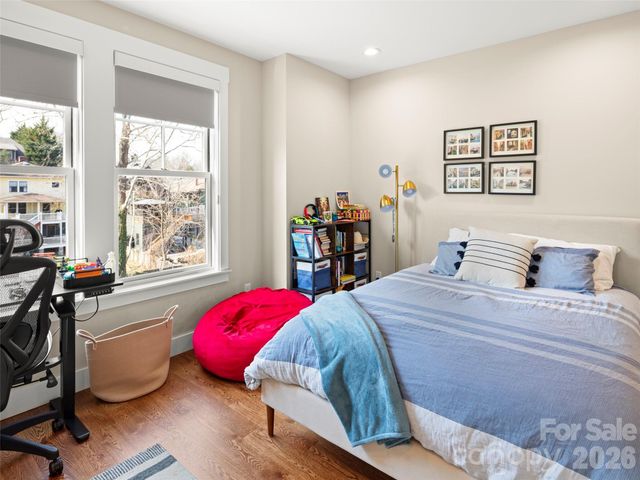 221 Broadway Street, Asheville, NC 28801