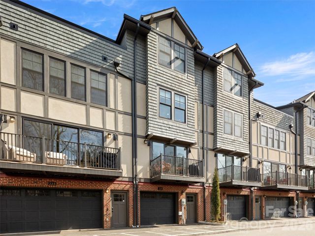 221 Broadway Street, Asheville, NC 28801