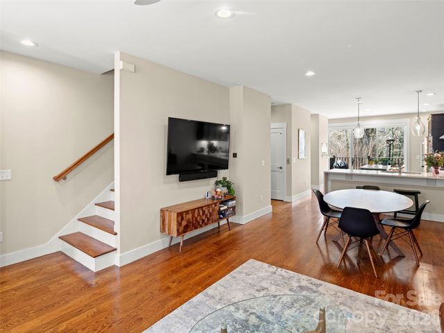221 Broadway Street, Asheville, NC 28801