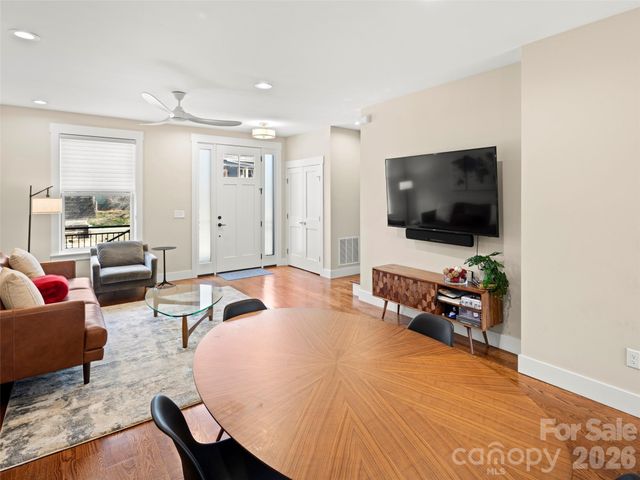 221 Broadway Street, Asheville, NC 28801