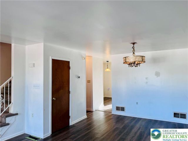 235 Vista Drive, Easton, PA 18042