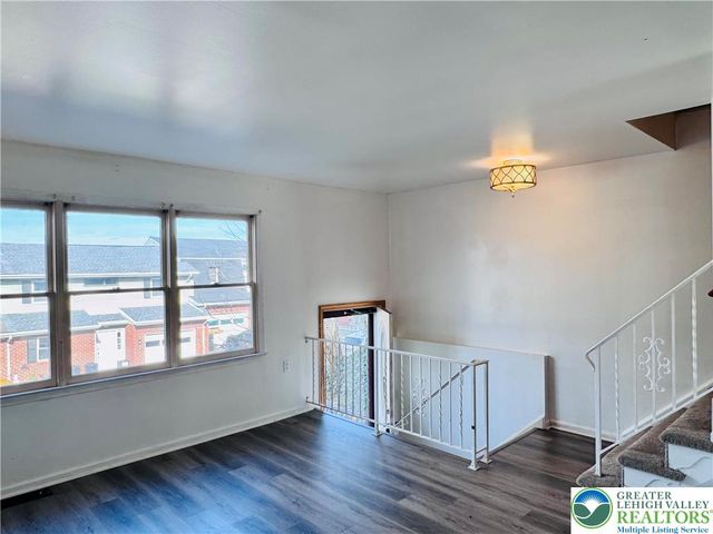 235 Vista Drive, Easton, PA 18042