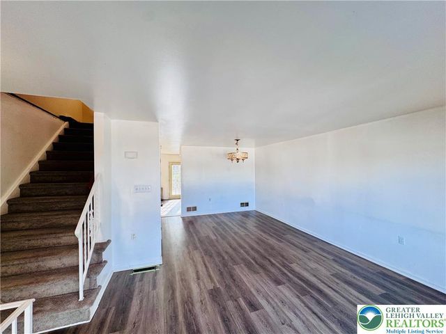 235 Vista Drive, Easton, PA 18042