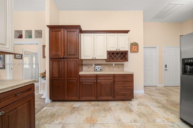 9526 Kingfisher Place, Sebring, FL 33875