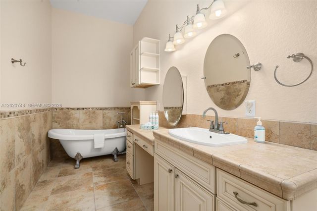 9526 Kingfisher Place, Sebring, FL 33875
