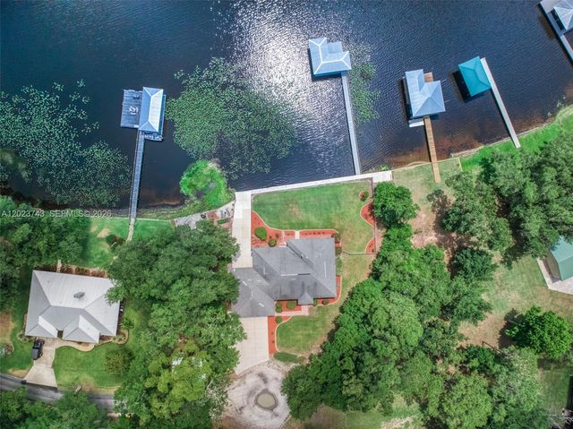9526 Kingfisher Place, Sebring, FL 33875