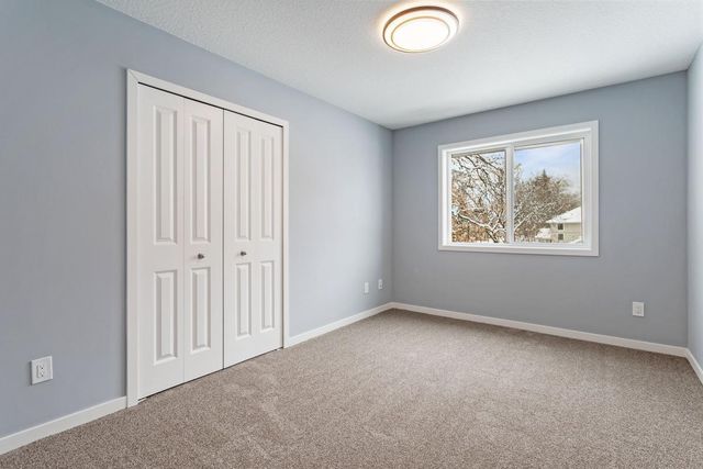 3550 Queen Avenue N, Minneapolis, MN 55412