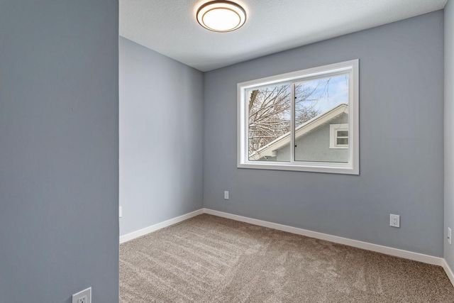 3550 Queen Avenue N, Minneapolis, MN 55412