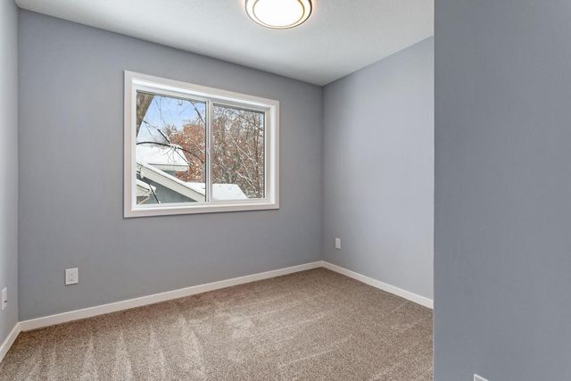 3550 Queen Avenue N, Minneapolis, MN 55412