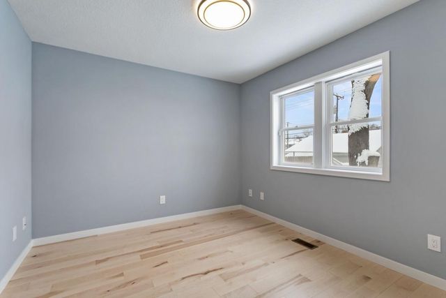 3550 Queen Avenue N, Minneapolis, MN 55412