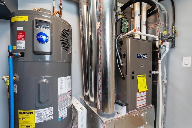 3550 Queen Avenue N, Minneapolis, MN 55412