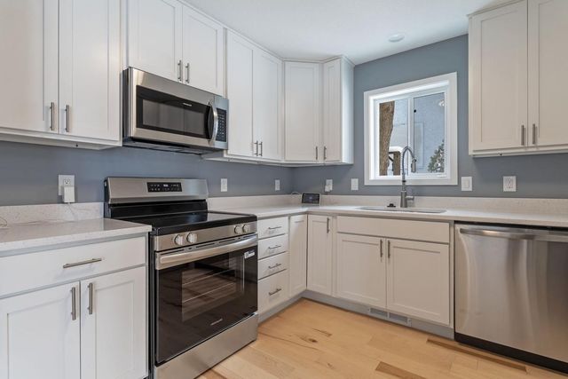 3550 Queen Avenue N, Minneapolis, MN 55412