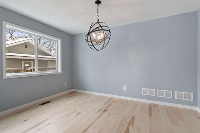 3550 Queen Avenue N, Minneapolis, MN 55412