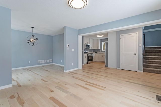 3550 Queen Avenue N, Minneapolis, MN 55412