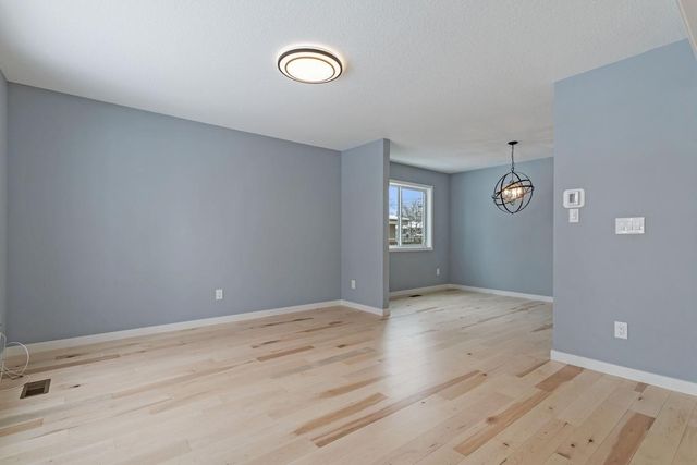 3550 Queen Avenue N, Minneapolis, MN 55412