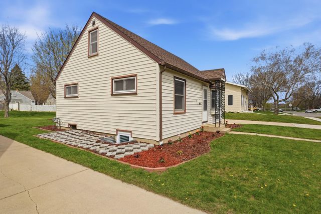 813 Augusta Avenue, Willmar, MN 56201