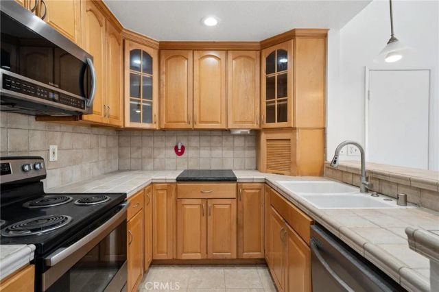 25019 Peachland Avenue 236, Newhall, CA 91321