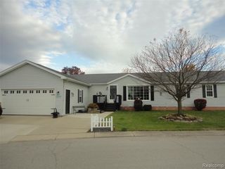 1092 Cameron Circle, Monroe, MI 48161