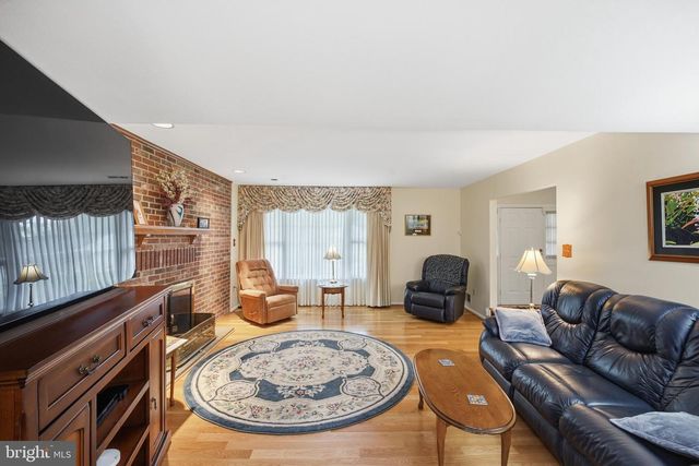 2304 HIDDEN VALLEY LN, Silver Spring, MD 20904