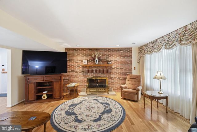 2304 HIDDEN VALLEY LN, Silver Spring, MD 20904